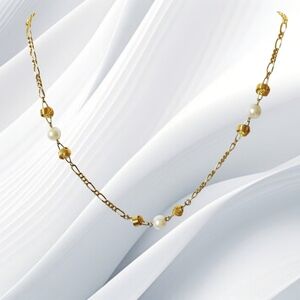 👣4/$20. Gold Tone Choker/Necklace with Faux Pearls